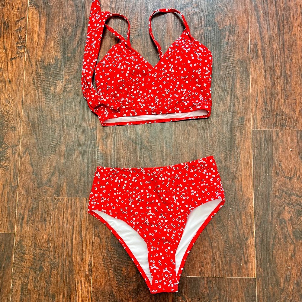 SHEIN Red ditsy print bikini, size medium, never worn